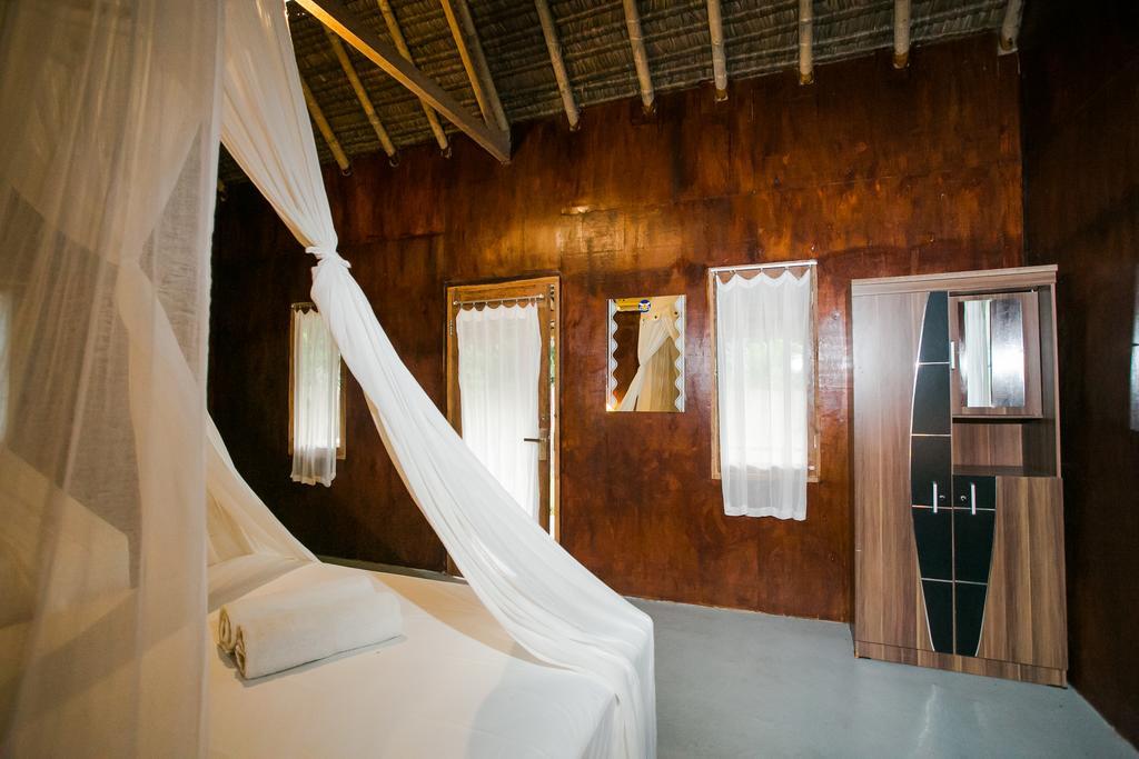 Full Moon Hostel 누사 페니다 외부 사진
