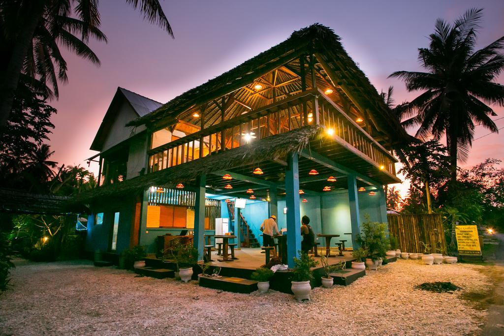 Full Moon Hostel 누사 페니다 외부 사진