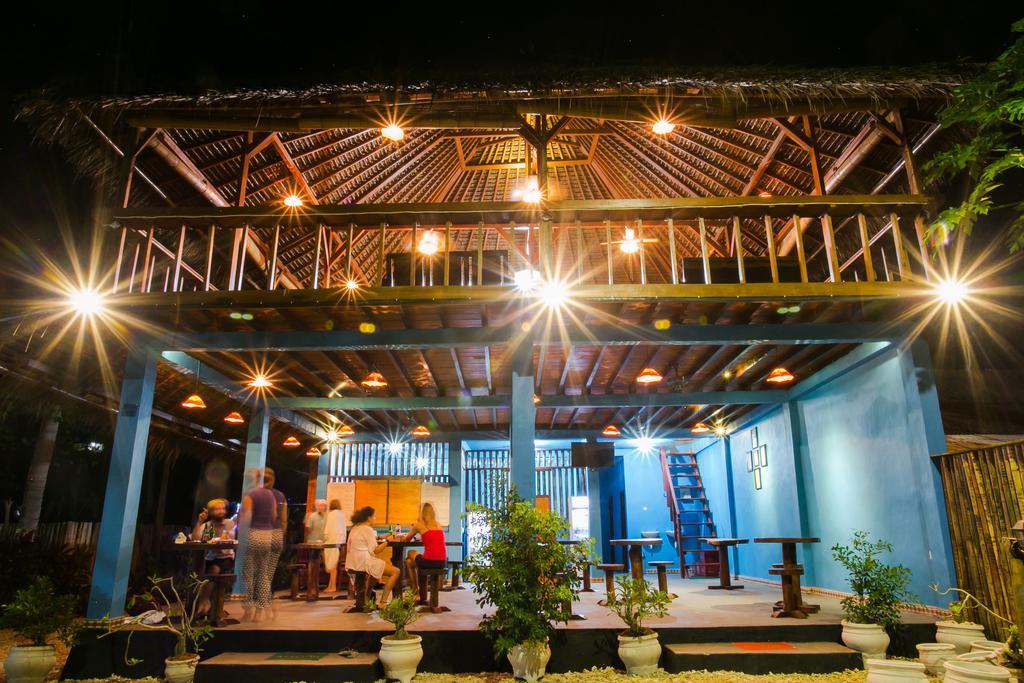 Full Moon Hostel 누사 페니다 외부 사진