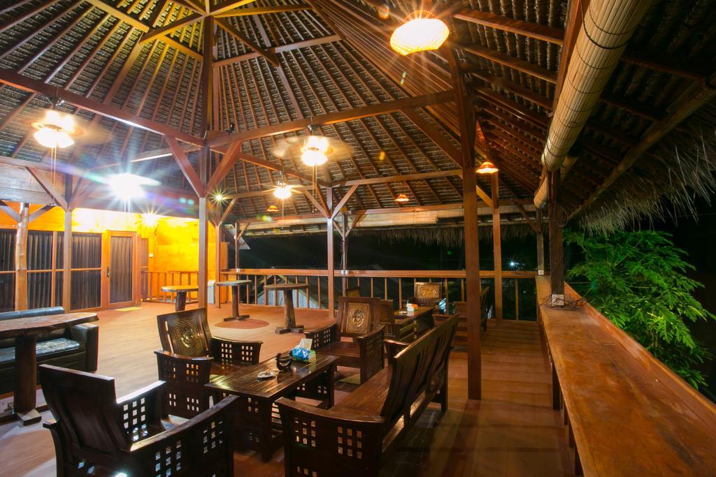 Full Moon Hostel 누사 페니다 외부 사진