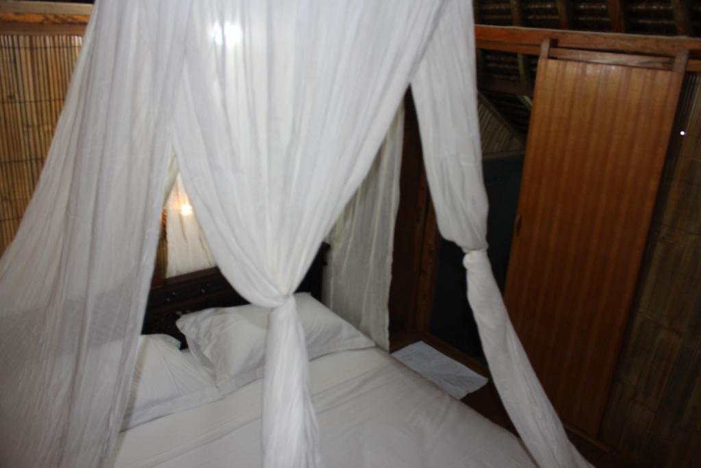 Full Moon Hostel 누사 페니다 외부 사진